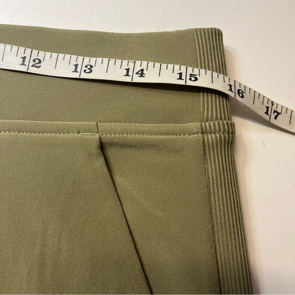 Athleta Brooklyn Mid Rise Ankle Pant Moss Olive Green Ribbed Textured, size 8 - Picture 14 of 16